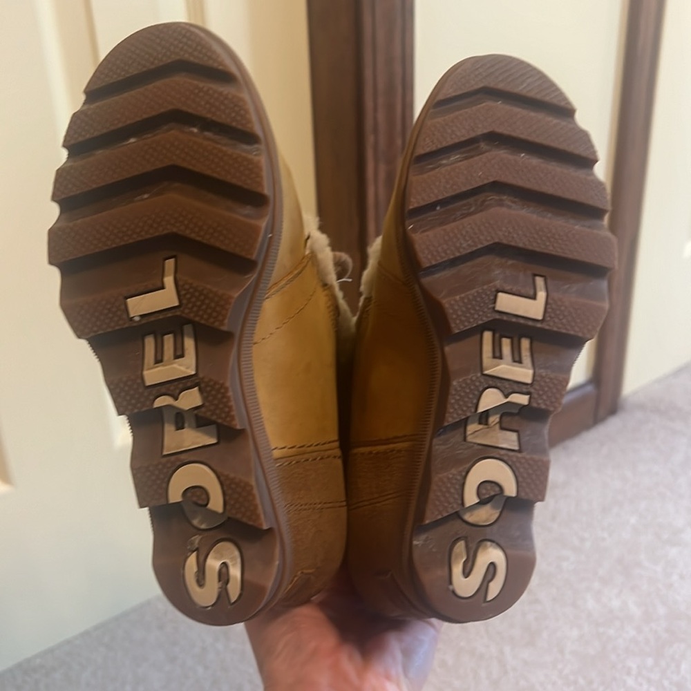 Women’s Sorel wedge boots - Picture 5 of 7